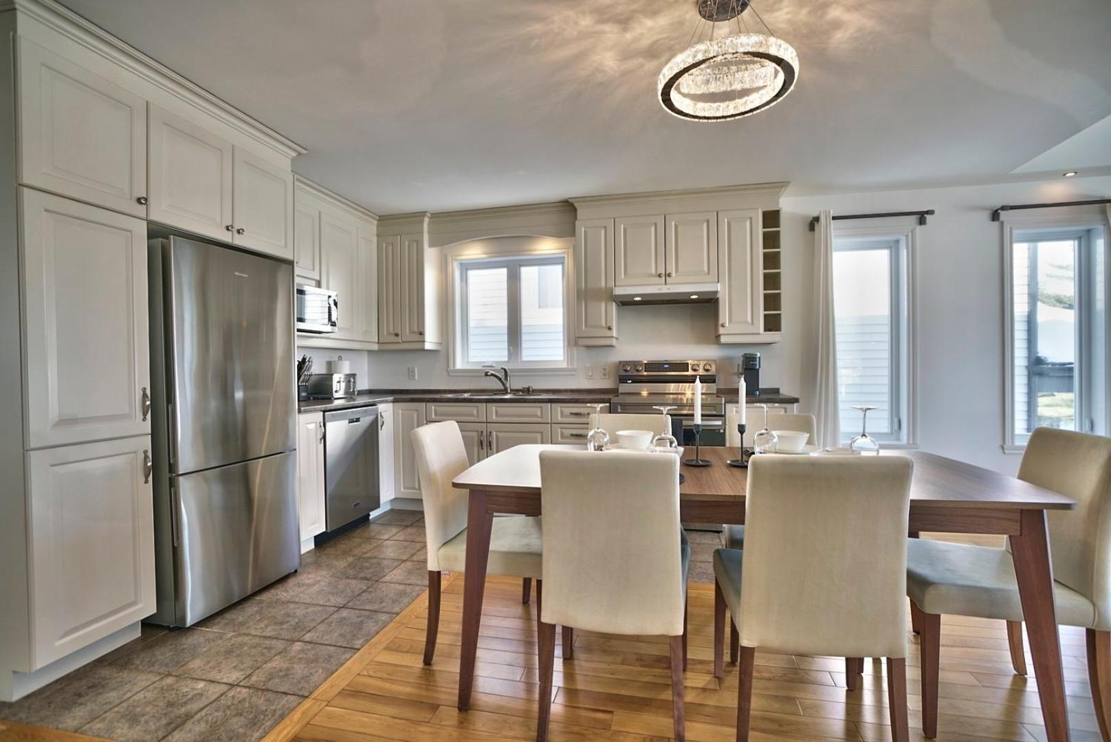 Dynamite 2-bedroom House, Garage, Sleeps 6 Hébergement de vacances *